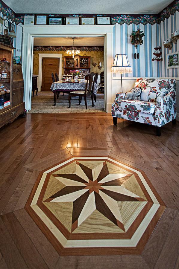 Holden House 1902 Bed & Breakfast Inn Colorado Springs Exterior photo